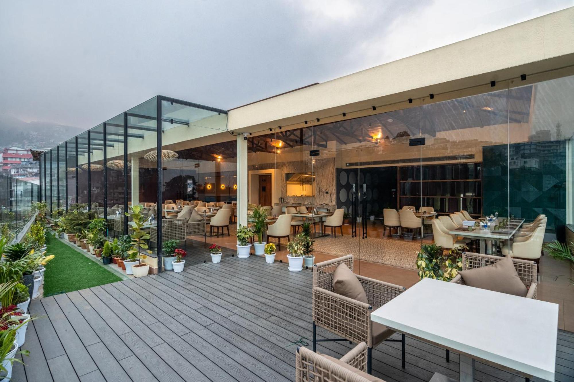 The White Rock Inn & Dine Σιλόνγκ Εξωτερικό φωτογραφία
